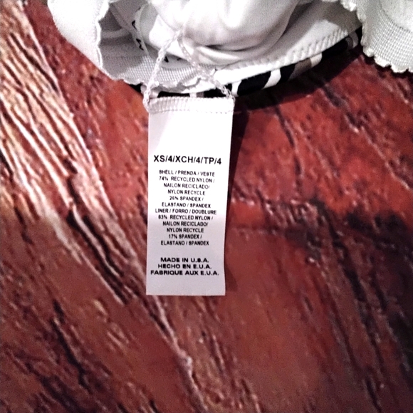 Vitamin A One Piece 🐠Host Pick🌴 - Picture 4 of 6